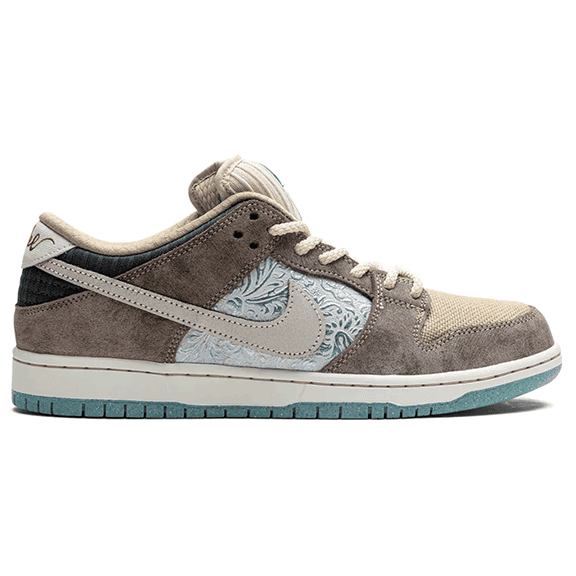 Nike SB Dunk Low “Big Money Savings” Sneakers